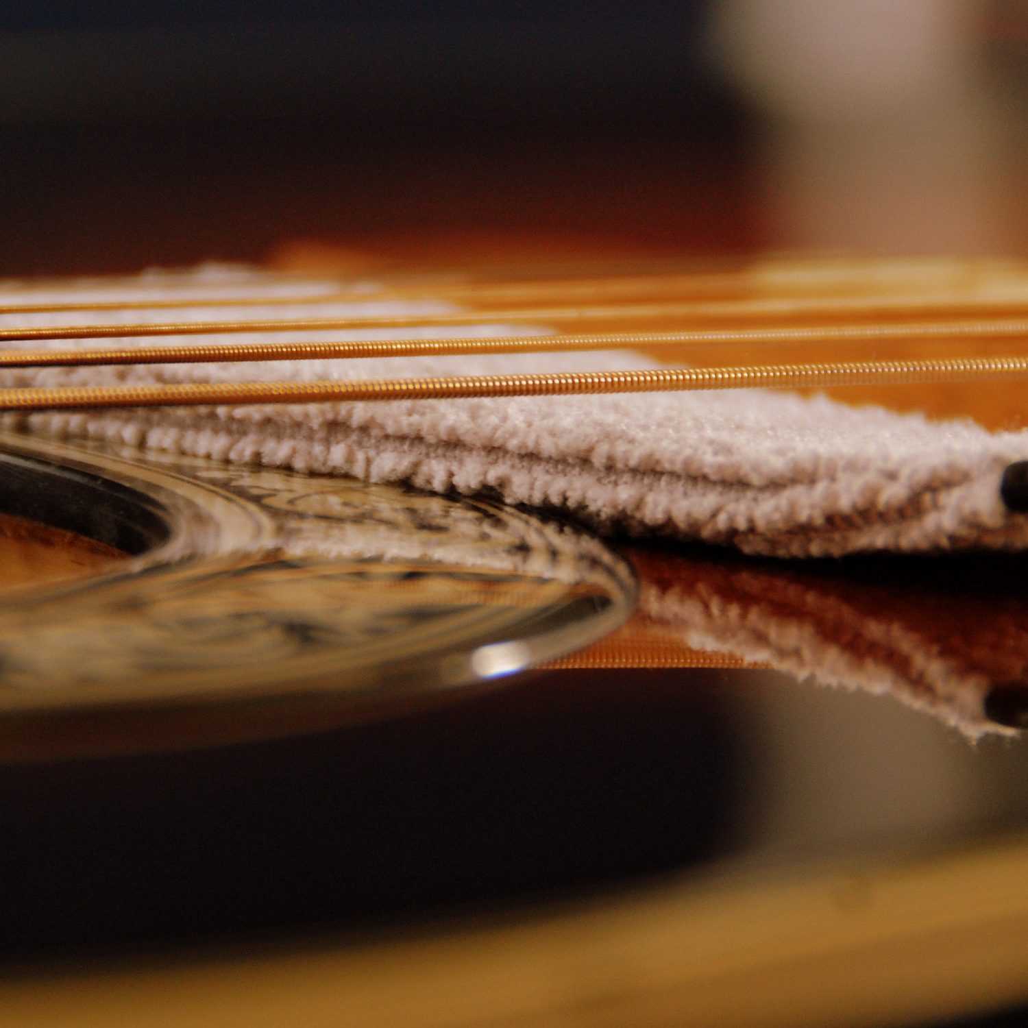 MN205-guitar surface under string close up