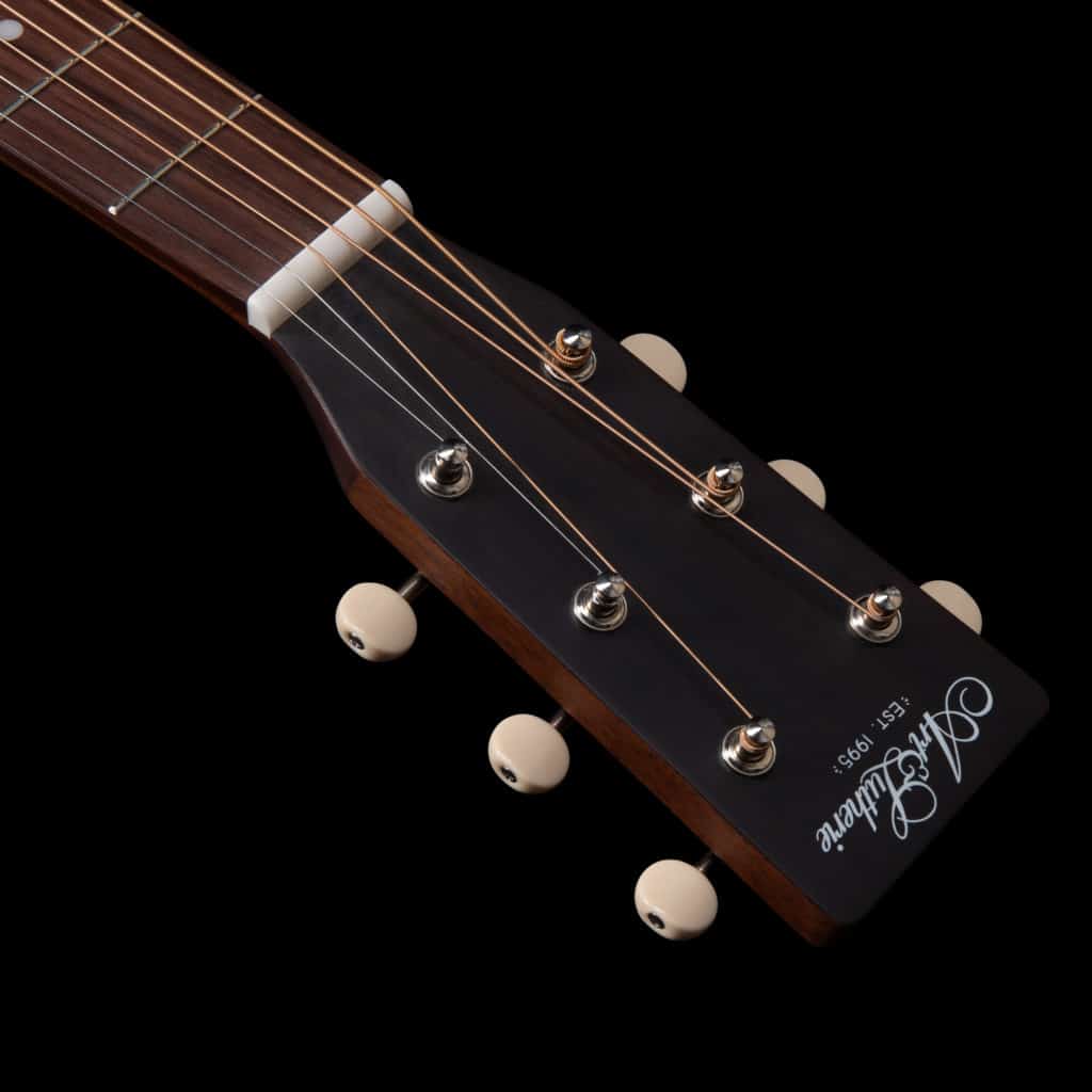 051540_Americana_Light_Burst_GT_EQ_headstock-1024x1024